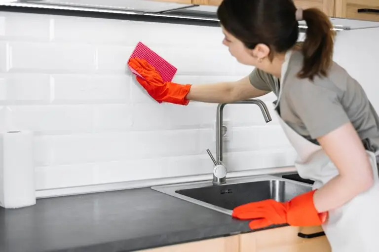 Kitchen cleaning