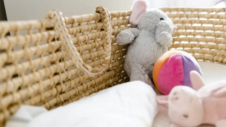 Cleaning and sanitizing baby toys: a safe, non-toxic guide for parents